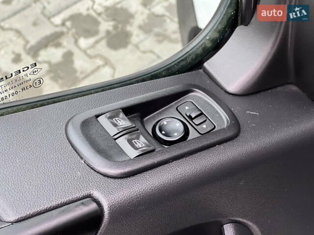 Белый Рено Мастер, объемом двигателя 2.3 л и пробегом 233 тыс. км за 17900 $, фото 85 на Automoto.ua