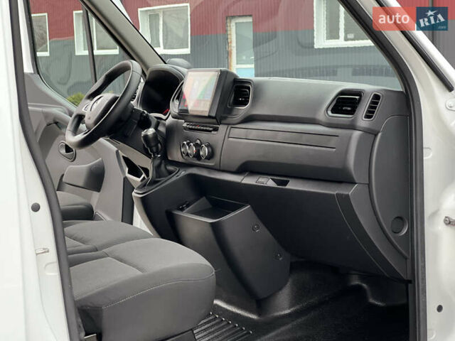 Белый Рено Мастер, объемом двигателя 2.3 л и пробегом 233 тыс. км за 17900 $, фото 104 на Automoto.ua