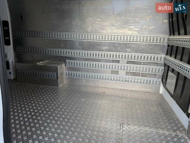 Білий Рено Мастєр, об'ємом двигуна 2.3 л та пробігом 205 тис. км за 20500 $, фото 32 на Automoto.ua