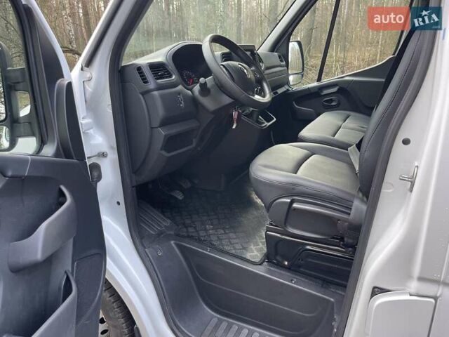 Белый Рено Мастер, объемом двигателя 2.3 л и пробегом 180 тыс. км за 22000 $, фото 23 на Automoto.ua