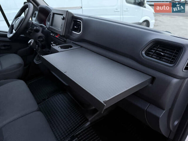 Белый Рено Мастер, объемом двигателя 0 л и пробегом 252 тыс. км за 18800 $, фото 45 на Automoto.ua