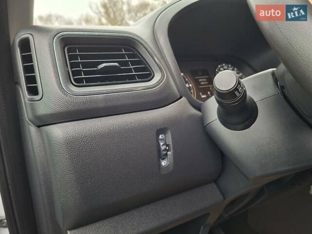 Білий Рено Мастєр, об'ємом двигуна 2.3 л та пробігом 240 тис. км за 18456 $, фото 10 на Automoto.ua