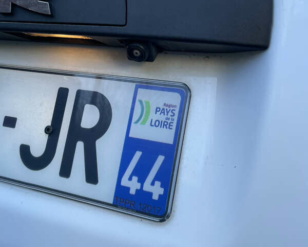 Білий Рено Мастєр, об'ємом двигуна 2.3 л та пробігом 143 тис. км за 22500 $, фото 6 на Automoto.ua