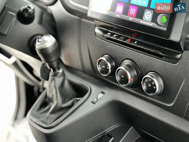 Белый Рено Мастер, объемом двигателя 2.3 л и пробегом 233 тыс. км за 17900 $, фото 109 на Automoto.ua