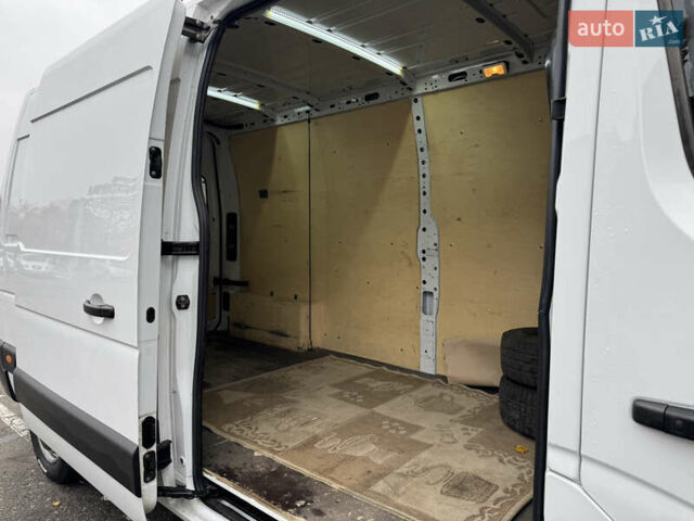 Белый Рено Мастер, объемом двигателя 2.3 л и пробегом 242 тыс. км за 21000 $, фото 22 на Automoto.ua