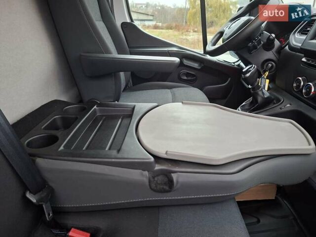 Білий Рено Мастєр, об'ємом двигуна 2.3 л та пробігом 240 тис. км за 18456 $, фото 20 на Automoto.ua