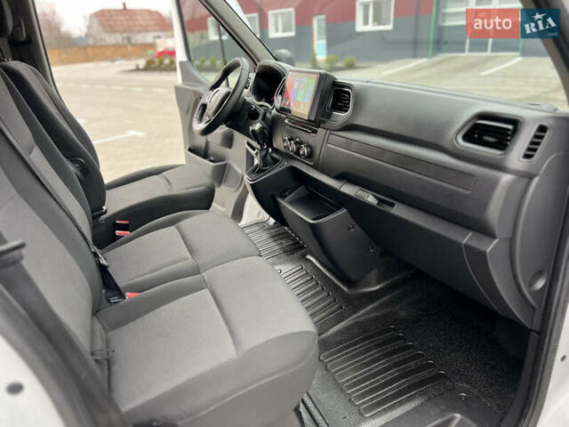 Белый Рено Мастер, объемом двигателя 2.3 л и пробегом 233 тыс. км за 17900 $, фото 114 на Automoto.ua