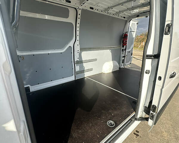 Белый Рено Мастер, объемом двигателя 2.3 л и пробегом 193 тыс. км за 22500 $, фото 32 на Automoto.ua