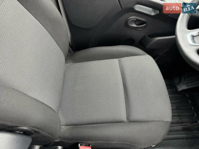 Білий Рено Мастєр, об'ємом двигуна 2.3 л та пробігом 267 тис. км за 21500 $, фото 73 на Automoto.ua