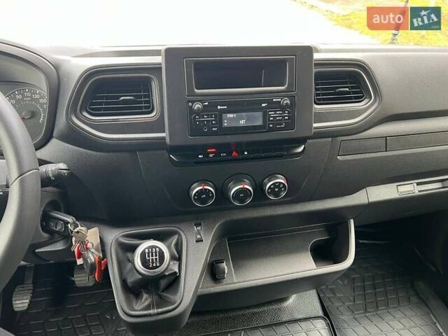 Белый Рено Мастер, объемом двигателя 2.3 л и пробегом 293 тыс. км за 24999 $, фото 66 на Automoto.ua