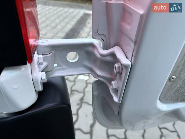 Белый Рено Мастер, объемом двигателя 0 л и пробегом 252 тыс. км за 18800 $, фото 66 на Automoto.ua