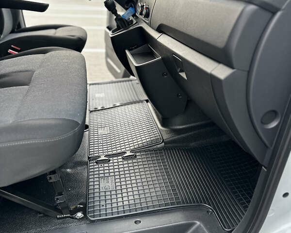 Белый Рено Мастер, объемом двигателя 2.3 л и пробегом 240 тыс. км за 18500 $, фото 79 на Automoto.ua