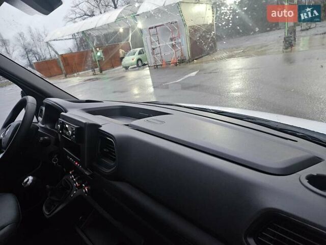 Белый Рено Мастер, объемом двигателя 2.3 л и пробегом 184 тыс. км за 18300 $, фото 61 на Automoto.ua