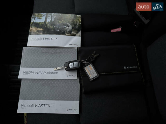 Белый Рено Мастер, объемом двигателя 2.3 л и пробегом 66 тыс. км за 25500 $, фото 63 на Automoto.ua