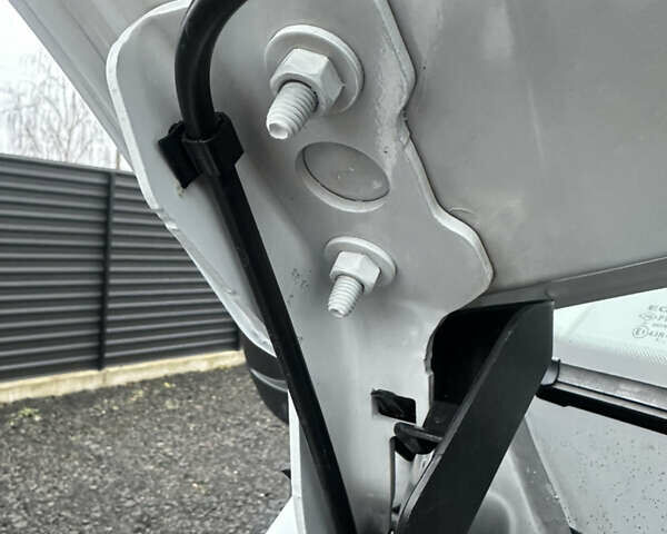 Белый Рено Мастер, объемом двигателя 2.3 л и пробегом 36 тыс. км за 25600 $, фото 21 на Automoto.ua