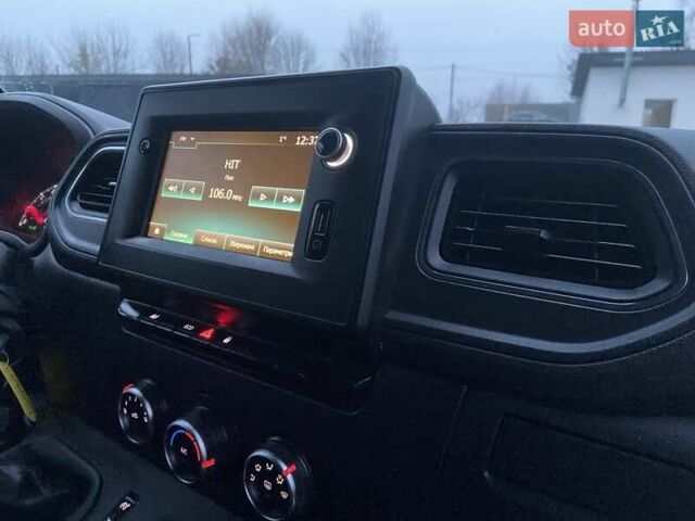 Білий Рено Мастєр, об'ємом двигуна 2.3 л та пробігом 181 тис. км за 21897 $, фото 45 на Automoto.ua