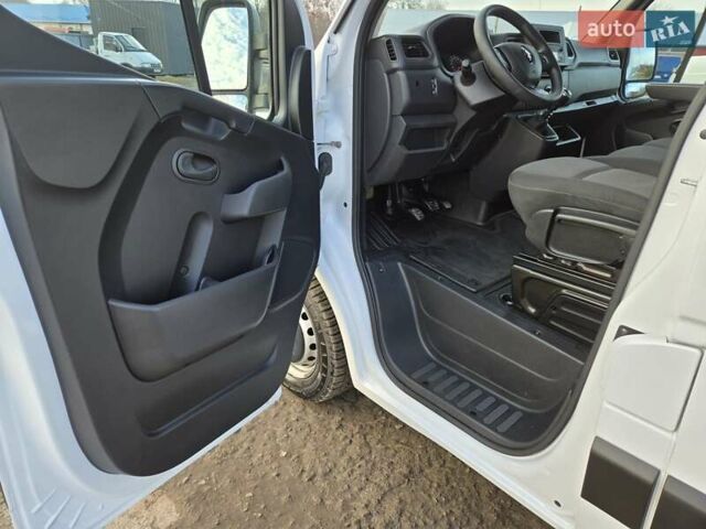 Белый Рено Мастер, объемом двигателя 2.3 л и пробегом 179 тыс. км за 18900 $, фото 56 на Automoto.ua