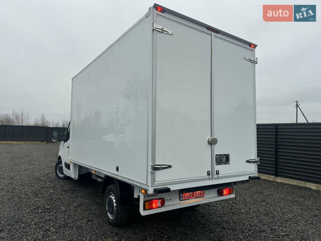 Белый Рено Мастер, объемом двигателя 2.3 л и пробегом 36 тыс. км за 25600 $, фото 10 на Automoto.ua