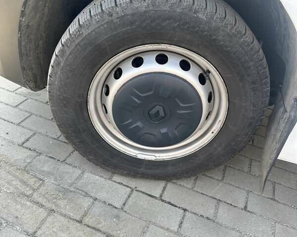 Білий Рено Мастєр, об'ємом двигуна 2.3 л та пробігом 187 тис. км за 21800 $, фото 18 на Automoto.ua