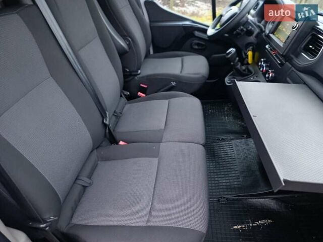 Білий Рено Мастєр, об'ємом двигуна 2.3 л та пробігом 181 тис. км за 21999 $, фото 44 на Automoto.ua