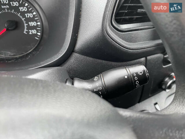 Білий Рено Мастєр, об'ємом двигуна 2.3 л та пробігом 246 тис. км за 19900 $, фото 43 на Automoto.ua