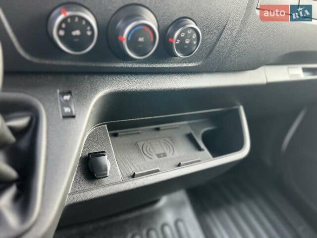 Белый Рено Мастер, объемом двигателя 2.3 л и пробегом 164 тыс. км за 19450 $, фото 42 на Automoto.ua