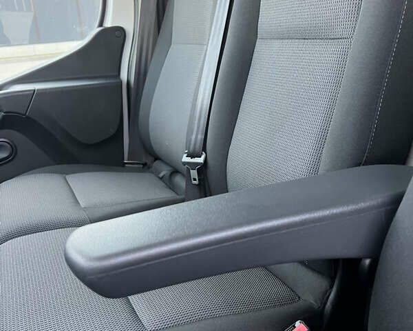 Белый Рено Мастер, объемом двигателя 2.3 л и пробегом 189 тыс. км за 18555 $, фото 27 на Automoto.ua