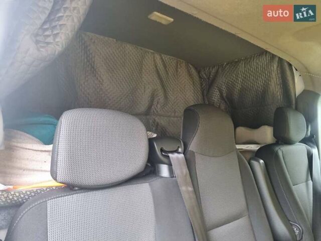 Белый Рено Мастер, объемом двигателя 2.3 л и пробегом 215 тыс. км за 19999 $, фото 9 на Automoto.ua