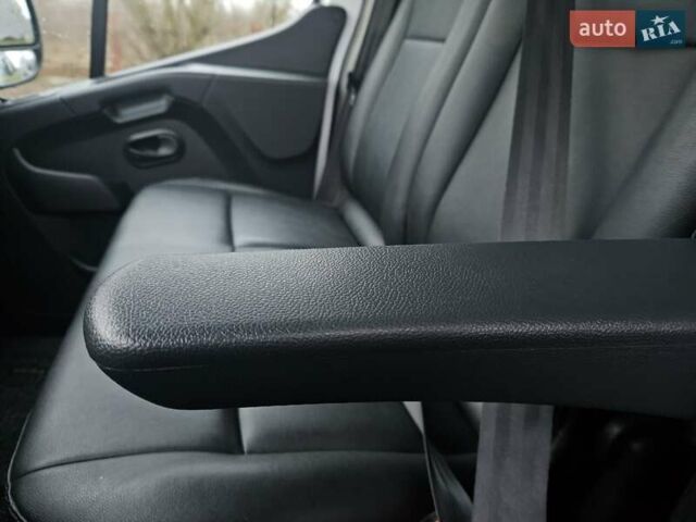 Белый Рено Мастер, объемом двигателя 2.3 л и пробегом 184 тыс. км за 18300 $, фото 49 на Automoto.ua