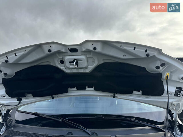 Белый Рено Мастер, объемом двигателя 2.3 л и пробегом 240 тыс. км за 18500 $, фото 93 на Automoto.ua