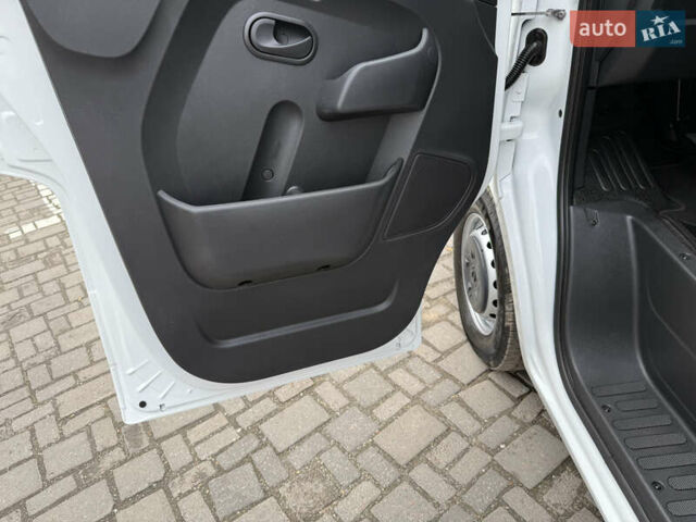 Білий Рено Мастєр, об'ємом двигуна 0 л та пробігом 266 тис. км за 21300 $, фото 31 на Automoto.ua