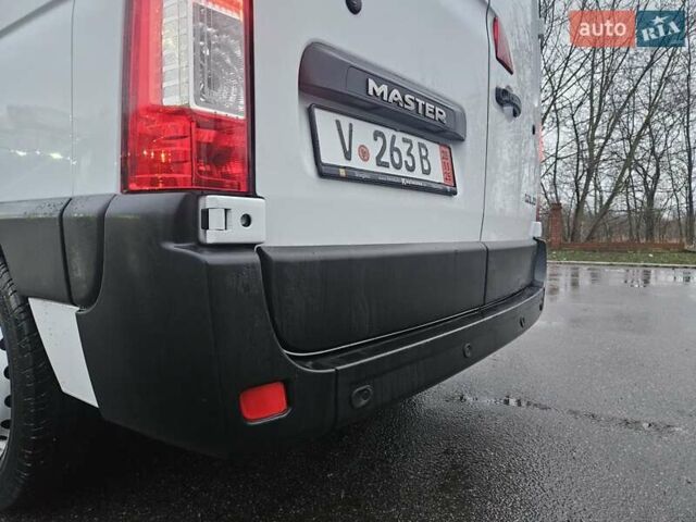 Белый Рено Мастер, объемом двигателя 2.3 л и пробегом 184 тыс. км за 18300 $, фото 22 на Automoto.ua