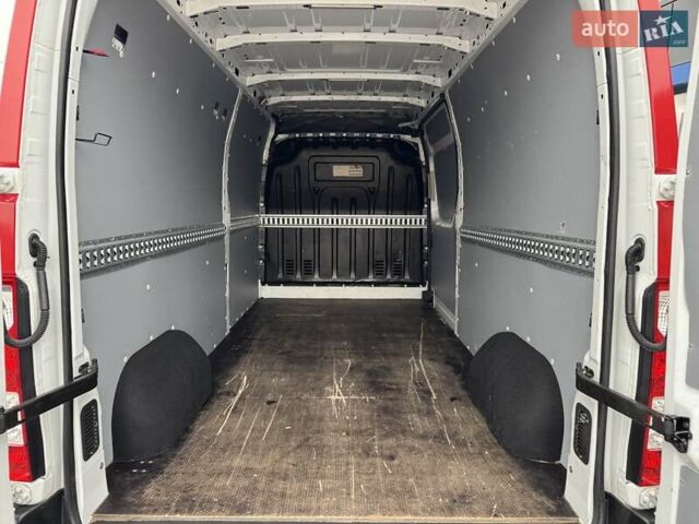 Белый Рено Мастер, объемом двигателя 2.3 л и пробегом 230 тыс. км за 20500 $, фото 3 на Automoto.ua