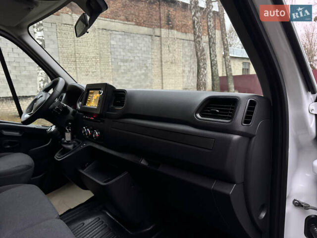 Белый Рено Мастер, объемом двигателя 2.3 л и пробегом 66 тыс. км за 25500 $, фото 49 на Automoto.ua