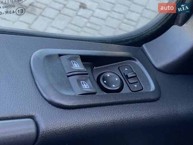 Білий Рено Мастєр, об'ємом двигуна 2.3 л та пробігом 218 тис. км за 19999 $, фото 37 на Automoto.ua