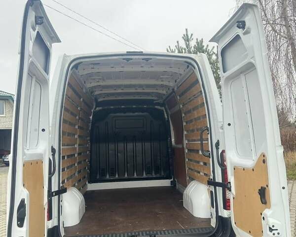 Белый Рено Мастер, объемом двигателя 2.3 л и пробегом 262 тыс. км за 18100 $, фото 8 на Automoto.ua