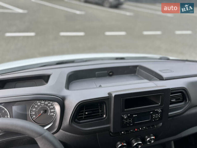 Белый Рено Мастер, объемом двигателя 2.3 л и пробегом 240 тыс. км за 18500 $, фото 61 на Automoto.ua