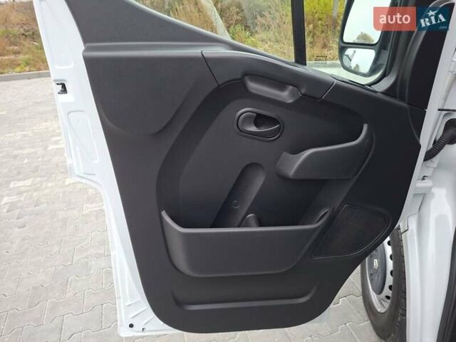 Білий Рено Мастєр, об'ємом двигуна 2.3 л та пробігом 240 тис. км за 18456 $, фото 17 на Automoto.ua