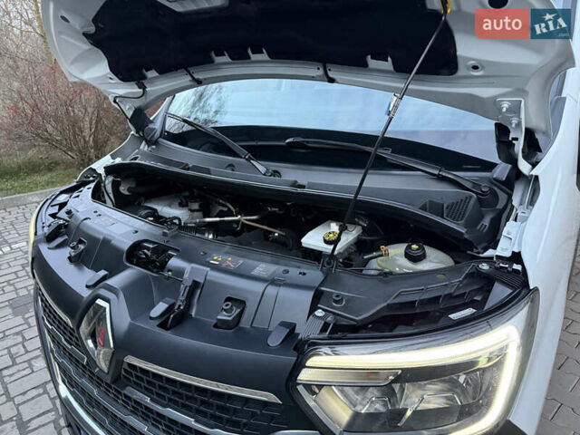 Белый Рено Мастер, объемом двигателя 0 л и пробегом 252 тыс. км за 18800 $, фото 93 на Automoto.ua