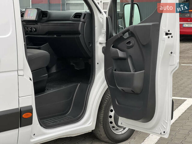 Белый Рено Мастер, объемом двигателя 2.3 л и пробегом 233 тыс. км за 17900 $, фото 103 на Automoto.ua