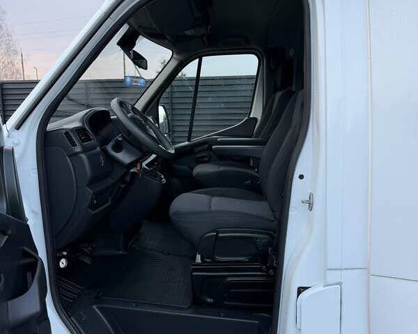 Белый Рено Мастер, объемом двигателя 2.3 л и пробегом 320 тыс. км за 24500 $, фото 26 на Automoto.ua