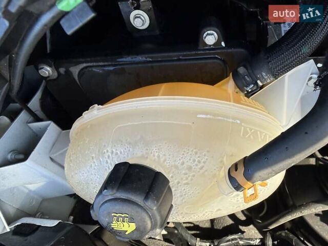 Белый Рено Мастер, объемом двигателя 2.3 л и пробегом 250 тыс. км за 19999 $, фото 40 на Automoto.ua