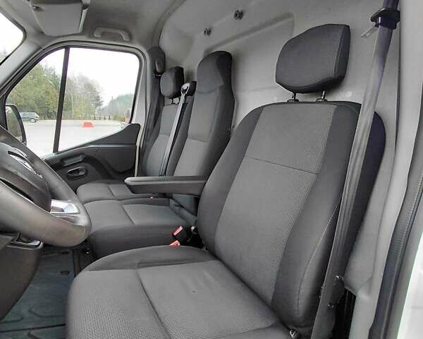 Белый Рено Мастер, объемом двигателя 2.3 л и пробегом 192 тыс. км за 18400 $, фото 36 на Automoto.ua