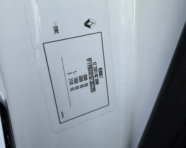 Белый Рено Мастер, объемом двигателя 2.3 л и пробегом 255 тыс. км за 24900 $, фото 34 на Automoto.ua