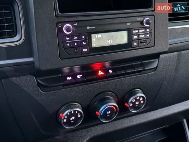 Белый Рено Мастер, объемом двигателя 2.3 л и пробегом 223 тыс. км за 17200 $, фото 28 на Automoto.ua