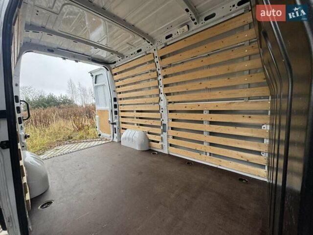 Белый Рено Мастер, объемом двигателя 2.3 л и пробегом 262 тыс. км за 18100 $, фото 24 на Automoto.ua