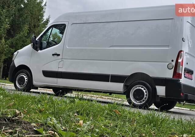 Белый Рено Мастер, объемом двигателя 2.3 л и пробегом 193 тыс. км за 21700 $, фото 3 на Automoto.ua
