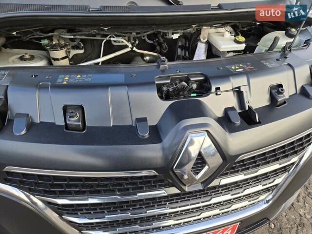 Белый Рено Мастер, объемом двигателя 2.3 л и пробегом 179 тыс. км за 18900 $, фото 47 на Automoto.ua