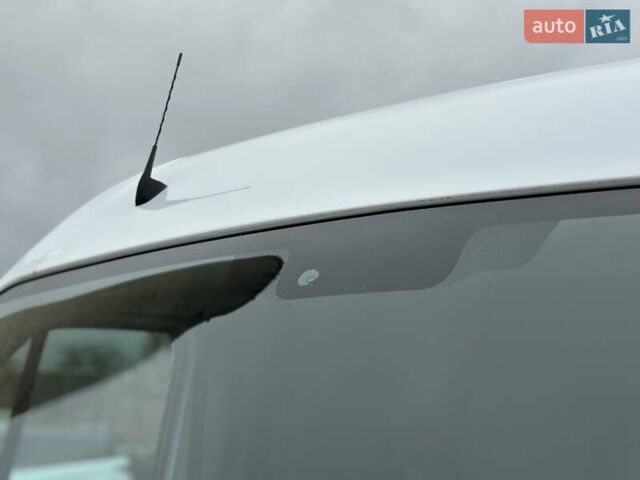 Белый Рено Мастер, объемом двигателя 2.3 л и пробегом 240 тыс. км за 18500 $, фото 35 на Automoto.ua