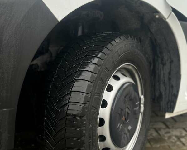 Белый Рено Мастер, объемом двигателя 2.3 л и пробегом 262 тыс. км за 18100 $, фото 22 на Automoto.ua